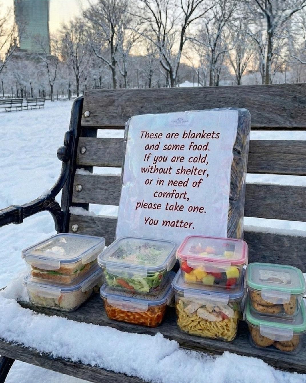 Poor Single Dad of 3 Left Blankets and Food on a Bench for the Homeless – A Month Later, a Lawyer Showed up on His Porch!