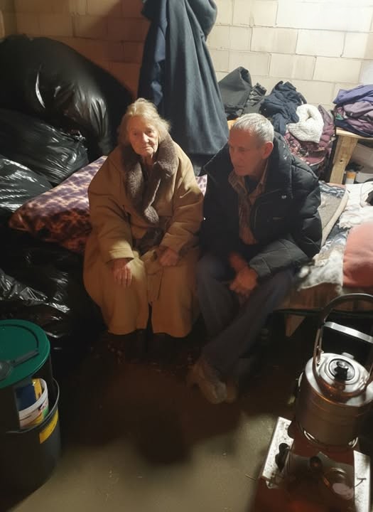 I Showed up at My Parents for Christmas Only to Find Out My Older Sister Had Kicked Them Out and Made Them Live in Their Own Garage – It Was Her Biggest Mistake!