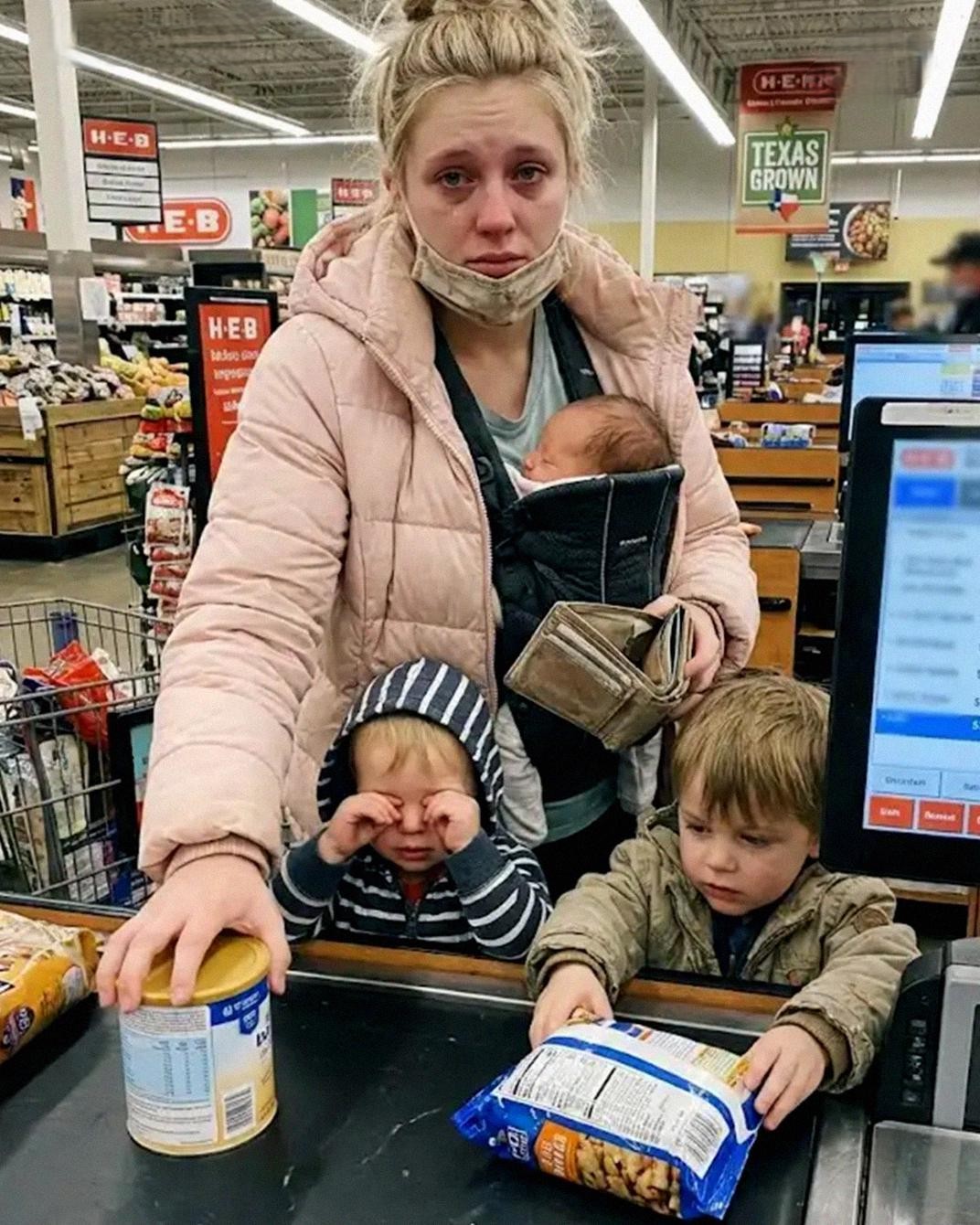 I Paid for Baby Formula for a Struggling Mom of Three – the Next Day, a Soldier Knocked on My Door