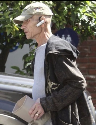 Patrick Swayze’s Widow Shares Early Signs of His Cancer